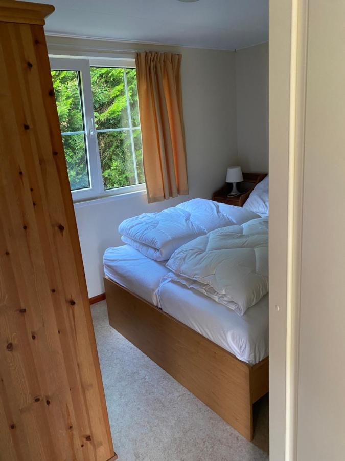 Ruim Privacyvol Chalet Met Overdekt Terras エルメロ エクステリア 写真