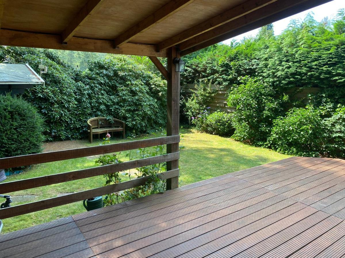 Ruim Privacyvol Chalet Met Overdekt Terras エルメロ エクステリア 写真